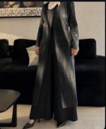 ⁦بدلة عبارة عن ٣ قطع كارديقان توب وبنطرون⁩ - الصورة ⁦2⁩